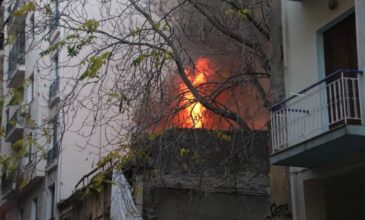 Φωτιά σε εγκαταλελειμμένο σπίτι στα Εξάρχεια