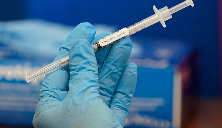 Εξαδάκτυλος: Δεν αποκλείεται να εμβολιάζομαστε για κορονοϊό κάθε χρόνο