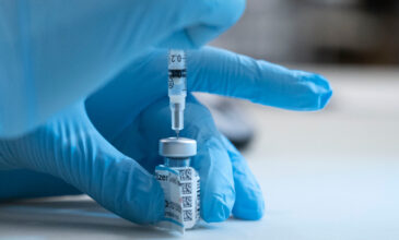 Pfizer/BioNTech: Το εμβόλιο κατά του κορονοϊού μπορεί να προλαμβάνει την ασυμπτωματική μετάδοση