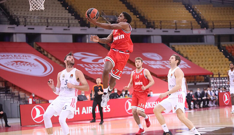 Euroleague: Λύγισε στην παράταση ο Ολυμπιακός, ήττα 86-82 από την Ρεάλ