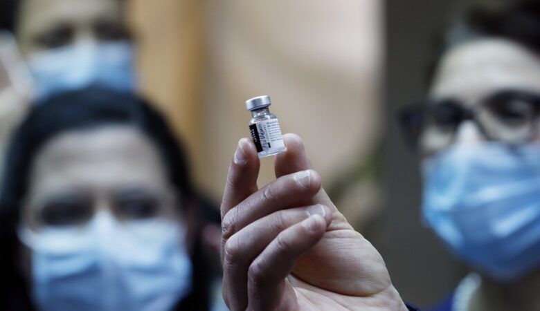 Κορονοϊός: Στόχος να ανοσοποιηθεί μέσω του εμβολιασμού το 70% του πληθυσμού