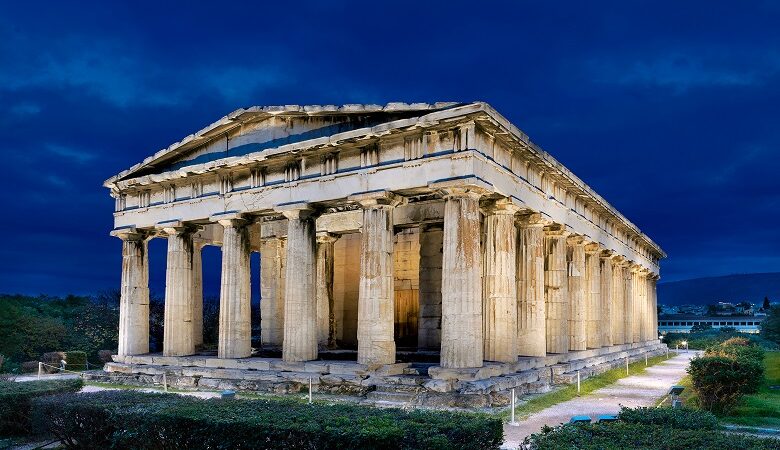 Eντυπωσιάζει ο νέος φωτισμός στον ναό του Ηφαίστου και στο μνημείο του Φιλοπάππου