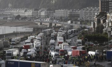 Μέχρι τις 6 Ιανουαρίου οι περιορισμοί μετακινήσεων από Βρετανία προς Γαλλία