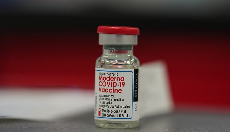 Κορονοϊός: Άρχισε στον Καναδά η διανομή του εμβολίου της Moderna