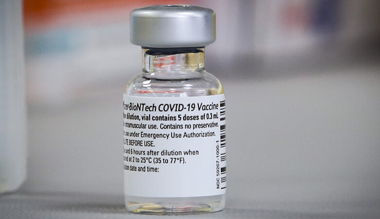 Κορονοϊός – Pfizer: Οι τρεις δόσεις του εμβολίου καλύπτουν την μετάλλαξη Όμικρον