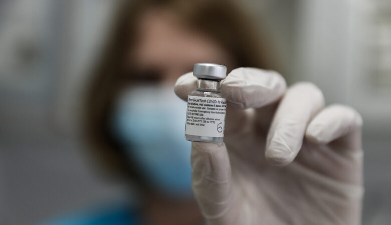 Κορονοϊός: Αυξάνεται η ανταπόκριση του κόσμου στα εμβόλια