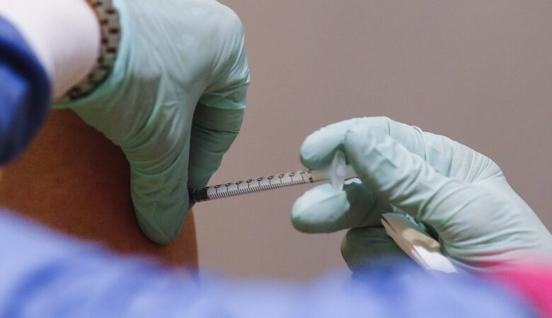 Εμβόλιο κορονοϊού: Χορήγησαν πενταπλάσια δόση σε οκτώ άτομα στη Γερμανία