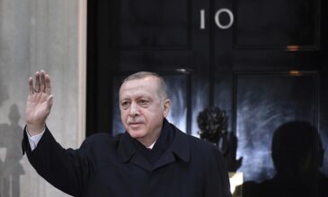 Βρετανία- Τουρκία υπέγραψαν εμπορική συμφωνία
