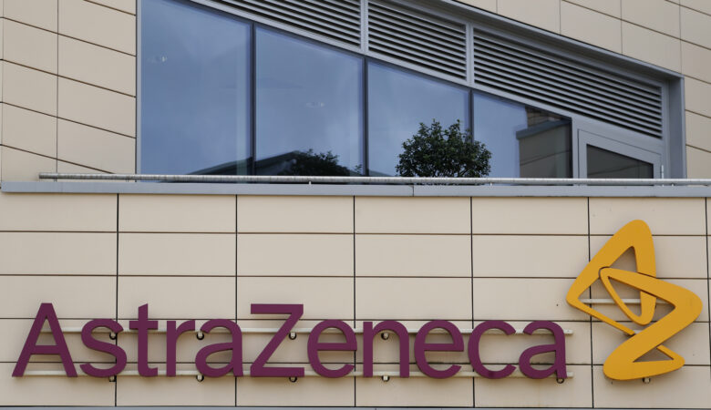 Φον ντερ Λάιεν για AstraZeneca: Το συμβόλαιο περιέχει δεσμευτικούς όρους