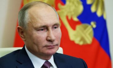 Πούτιν: Η Ρωσία θα ξεπεράσει όλες τις δυσκολίες το 2021