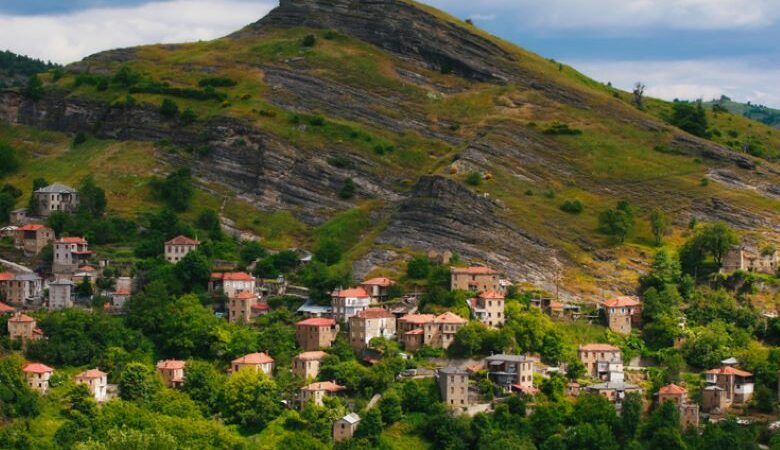 Ο ιερός ναός της Κοζάνης που αφήνει τον επισκέπτη με το στόμα ανοιχτό