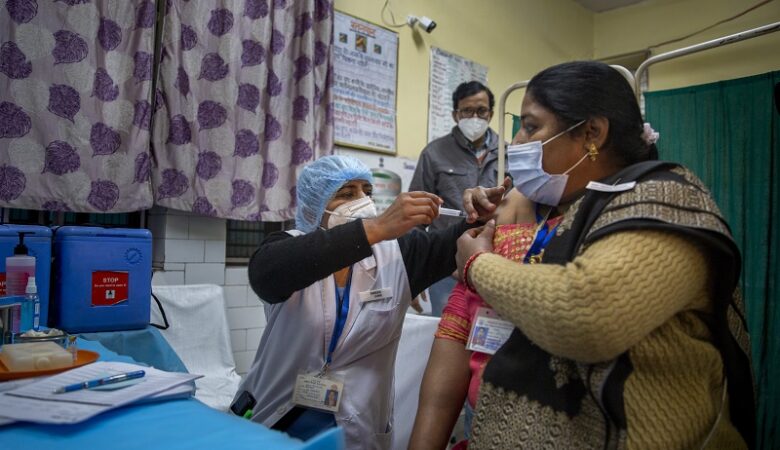 Κορονοϊός: Η Ινδία ενέκρινε δύο εμβόλια
