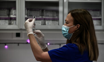 Εμβόλιο κορονοϊού: Τουλάχιστον 220 χιλιάδες εμβολιασμοί έως τέλη Ιανουαρίου