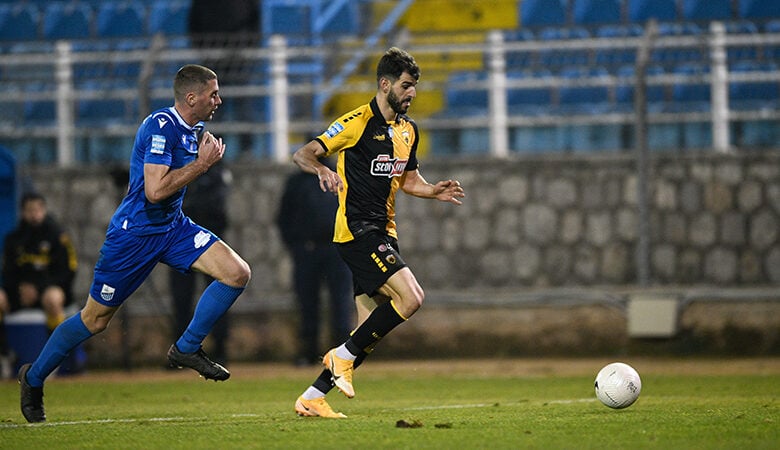 Superleague: Πολύτιμο διπλό για την ΑΕΚ, 1-0 την Λαμία