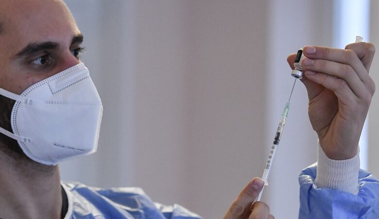 «Η Ελλάδα έχει εμβόλια για 15 εκατ. πολίτες»- Το ποσοστό της εμβολιαστικής κάλυψης