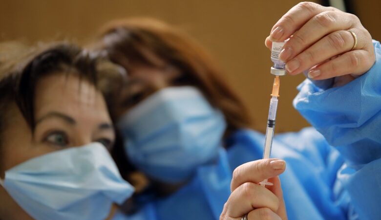 Κορονοϊός: Συμμόρφωση των κρατών-μελών με τη στρατηγική εμβολίων της ΕΕ ζητά η Κομισιόν