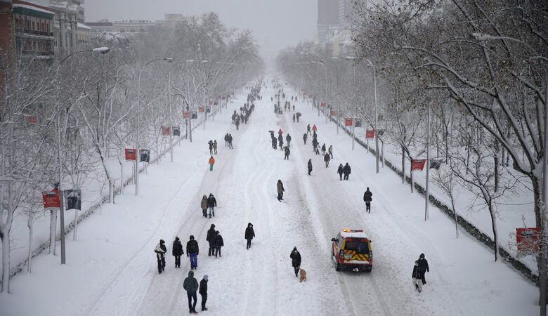 Θαμμένη στο χιόνι η Μαδρίτη – Δείτε τις εικόνες