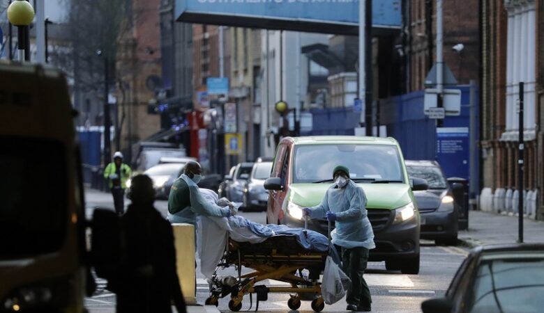 Κορονοϊός: Περισσότεροι από 1.200 θάνατοι το τελευταίο 24ωρο στη Βρετανία