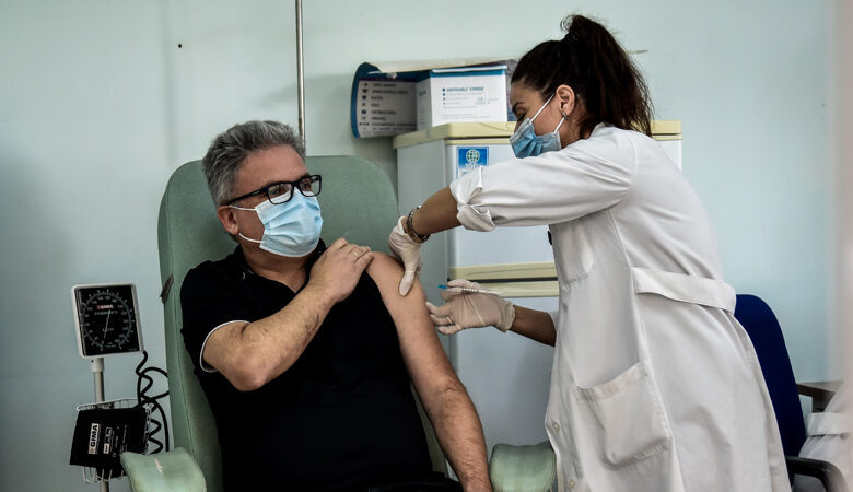 Βουλγαρία-Κορονοϊός: Η κυβέρνηση δίνει χρήματα στους συνταξιούχους για να εμβολιαστούν