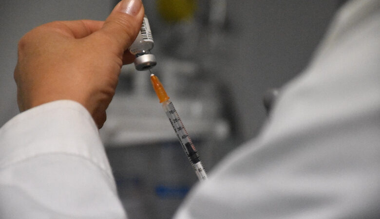 Κορονοϊός: Εντός της εβδομάδας οι εμβολιασμοί θα ξεπεράσουν το 1 εκατ.