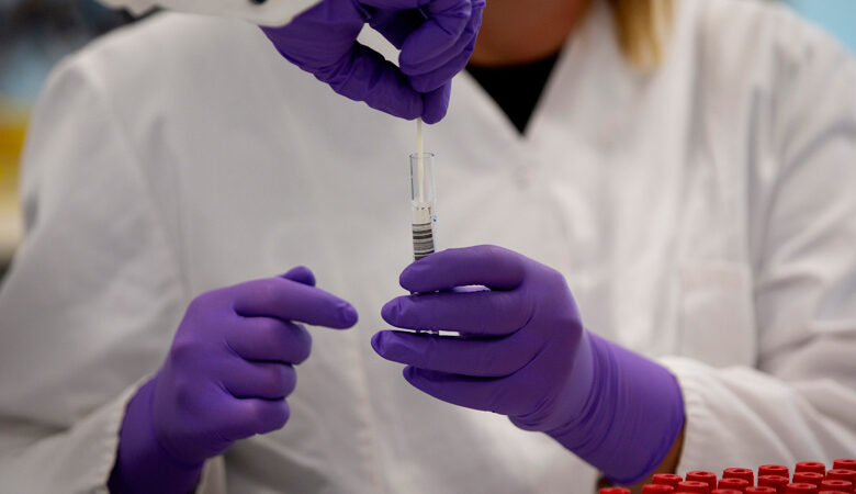 Έρευνα κορονοϊός: Ο πλήρης εμβολιασμός προστατεύει από πολύμηνα συμπτώματα