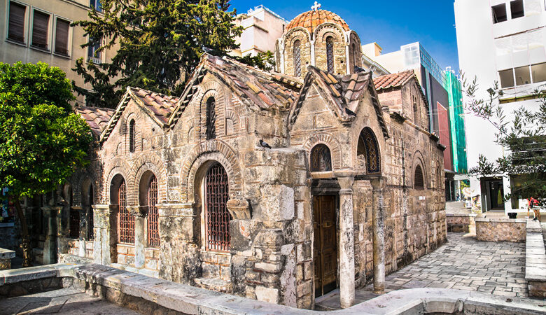 Η διάσημη εκκλησία της Αθήνας και η έκφραση «από μεγάλο τζάκι»