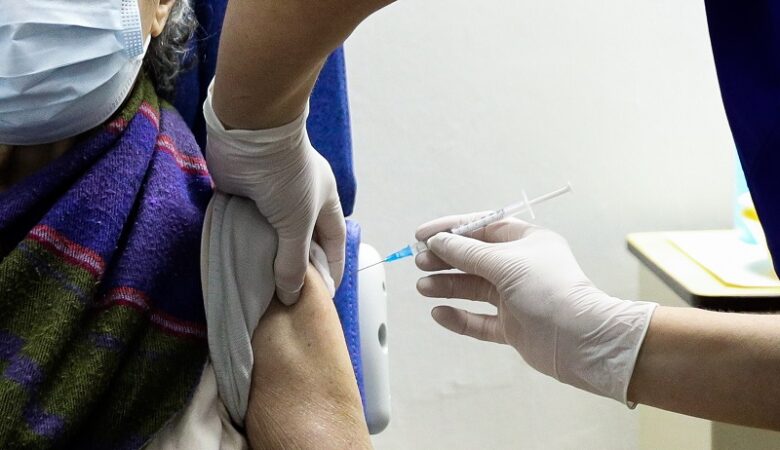 Κορονοϊός: Περισσότερα από 372.000 ραντεβού για εμβολιασμό