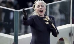 Ορκωμοσία Μπάιντεν: Η Lady Gaga τραγούδησε τον Εθνικό Ύμνο των ΗΠΑ