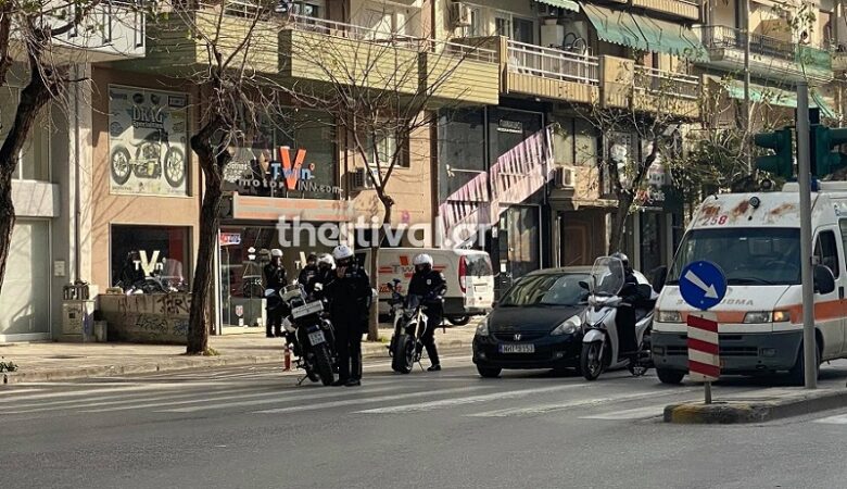 Πυροβολισμοί με τραυματίες στη μέση του δρόμου στην Θεσσαλονίκη