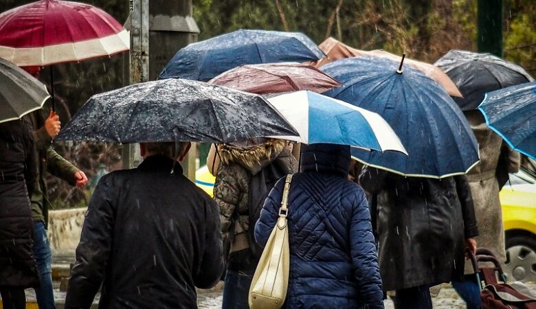 Τρία διαδοχικά κύματα κακοκαιρίας θα επηρεάσουν τη χώρα έως την Τετάρτη