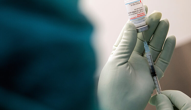 Σαρλ Μισέλ: Η ΕΕ να εξετάσει νομικά μέσα για να διασφαλίσει την τροφοδοσία της σε εμβόλια