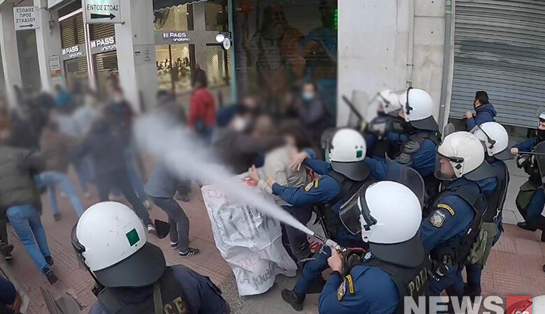 Ξύλο και κυνηγητό διαδηλωτών στο κέντρο της Αθήνας σε συγκέντρωση για τον Κουφοντίνα
