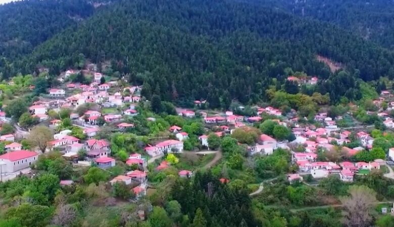 Το ελληνικό ιστορικό χωριό με την πλούσια ομορφιά και το σλαβικό όνομα