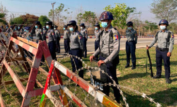 Διαδηλώσεις και κατηγορίες σε βάρος της στρατιωτικής χούντας στη Μιανμάρ