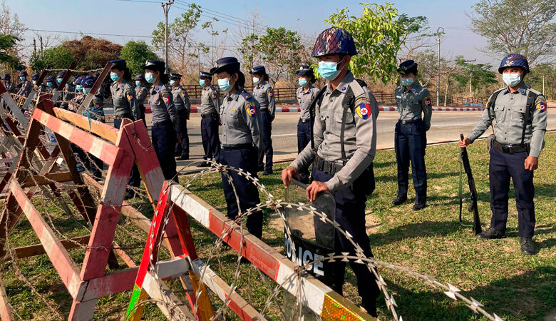 Πραξικόπημα στη Μιανμάρ: Ο στρατός λέει ότι θα οργανώσει νέες εκλογές σε έναν χρόνο