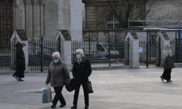 Κορονοϊός: Δύο στα δέκα κρούσματα στο Παρίσι φέρουν τη βρετανική μετάλλαξη του ιού