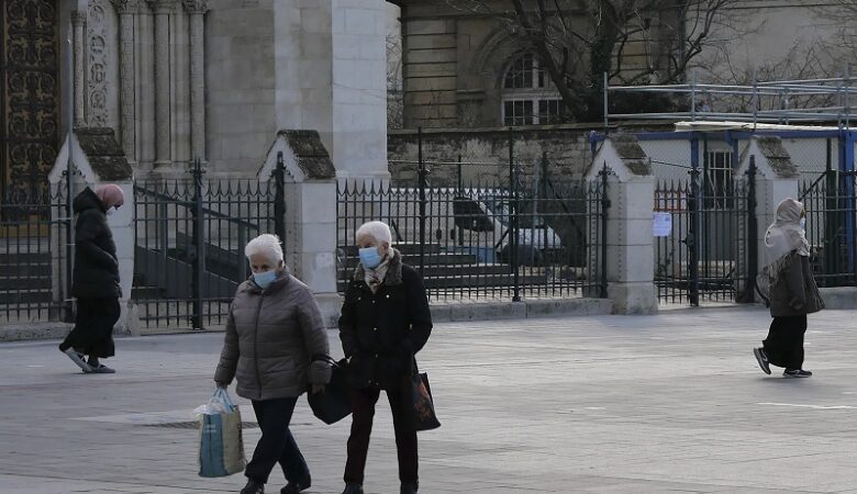 Κορονοϊός: Δύο στα δέκα κρούσματα στο Παρίσι φέρουν τη βρετανική μετάλλαξη του ιού