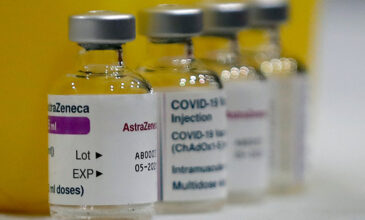 Σχοινάς: Μέχρι τέλη Μαρτίου διαθέσιμες 100 εκατ. δόσεις εμβολίων στην ΕΕ