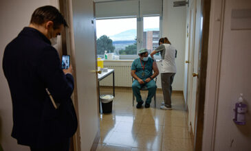 Ισπανία: Το εμβόλιο της AstraZeneca στους κάτω των 55 ετών
