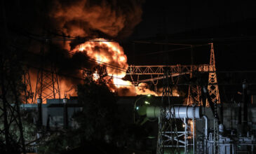 Έκρηξη στον υποσταθμό Ασπροπύργου: Εικόνες από τη φωτιά που προκάλεσε το μπλακ άουτ
