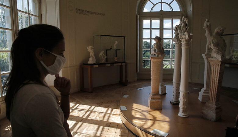 Κορονοϊός: Ακροδεξιός δήμαρχος στη Γαλλία ανοίγει μουσεία χωρίς κυβερνητική άδεια