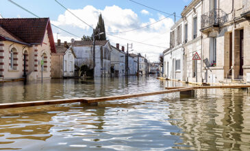 Σαρωτικές πλημμύρες στη νοτιοδυτική Γαλλία- Σε συναγερμό το Παρίσι
