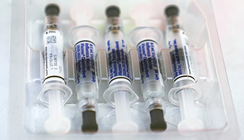 Κορονοϊός: Συμφωνία Κομισιόν-Sanofi/GSK για δημοσίευση της σύμβασης για τα εμβόλια