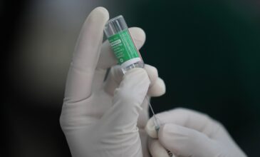 ΠΟΥ: Το εμβόλιο της AstraZeneca μπορεί να χορηγηθεί στους άνω των 65 ετών