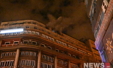 Συναγερμός στην Πυροσβεστική για φωτιά σε πολυκατοικία στην Αθήνα