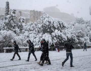 Σε κλοιό τσουχτερού κρύου και χιονοπτώσεων η χώρα και τις επόμενες ημέρες
