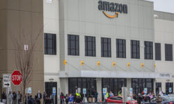 Βρετανία: Απεργία στις 25 Ιανουαρίου αποφάσισαν οι εργαζόμενοι της Amazon σε αποθήκη στο Κόβεντρι