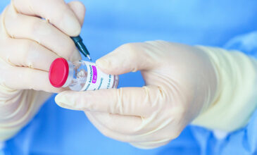 Έρευνα της ΕΕ για απάτη υποτιθέμενων «μεσαζόντων» για προσφορές εμβολίων