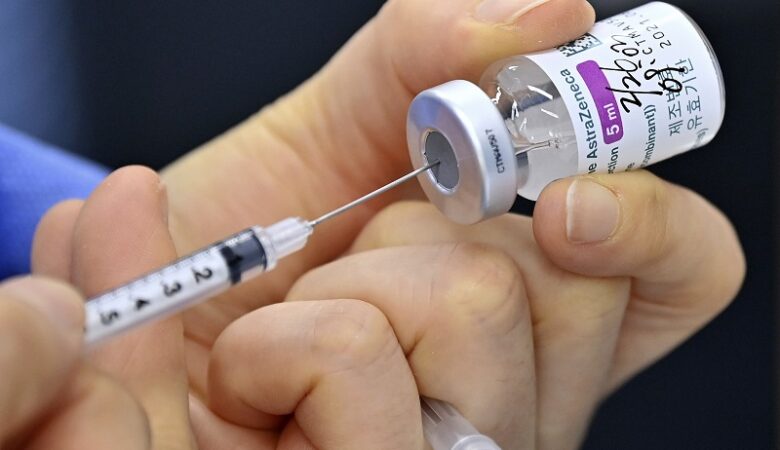 Κορονοϊός: Ο Καναδάς ενέκρινε τη χρήση του εμβολίου της AstraZeneca