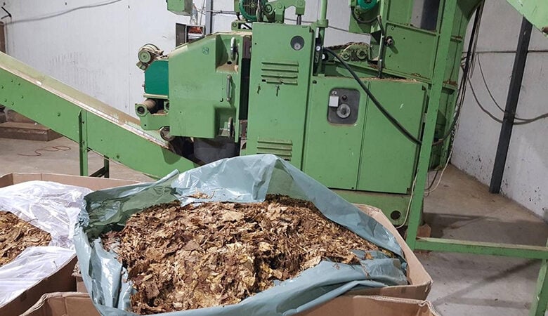 Εντοπίστηκε παράνομο εργοστάσιο επεξεργασίας καπνού και παρασκευής τσιγάρων